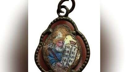 דמות משה על תליון מרחבת ההתפשטות לפני כניסה לתאי הגזים אשר נמצא במחנה 2 בסוביבור. | יורם חיימי רשות העתיקות