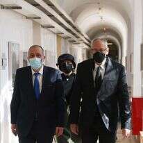 אריה ויפה דרעי עם עו"ד נבות תל־צור לפני הדיון על אישור עסקת הטיעון בבית משפט השלום בירושלים, השבוע. | אוהד צויגנברג אריה ויפה דרעי עם עו"ד נבות תל־צור לפני הדיון על אישור עסקת הטיעון בבית משפט השלום בירושלים, השבוע. | אוהד צויגנברג