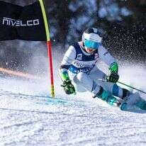 נועה סזולוש. | פיטר סלוזוס