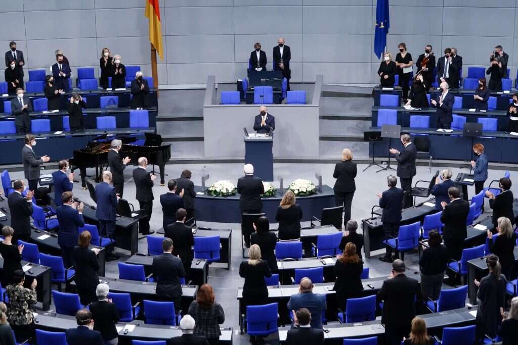 מיקי לוי בטקס בבונדסטאג בגרמניה. | EPA