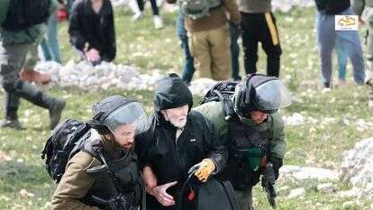 פעיל השמאל שהכה חייל סמוך לגבעת רונן בשומרון. | אלעזר ריגר פעיל השמאל שהכה חייל סמוך לגבעת רונן בשומרון. | אלעזר ריגר