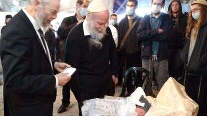 ברית מילה בישיבת חומש. | ישיבת חומש