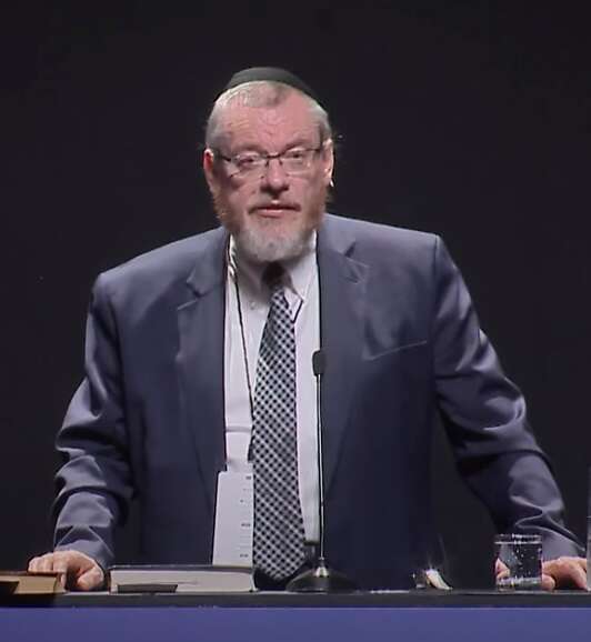 קל לו לדבר. הרב רובינשטיין. | מסך