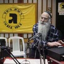 אברהם זיגמן בתוכניתו האחרונה ברשת ג', 2012. | יונתן זינדל, פלאש 90