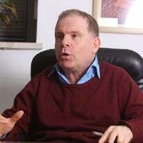 שוקי למברגר. | מרים צחי