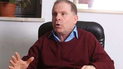 שוקי למברגר. | מרים צחי