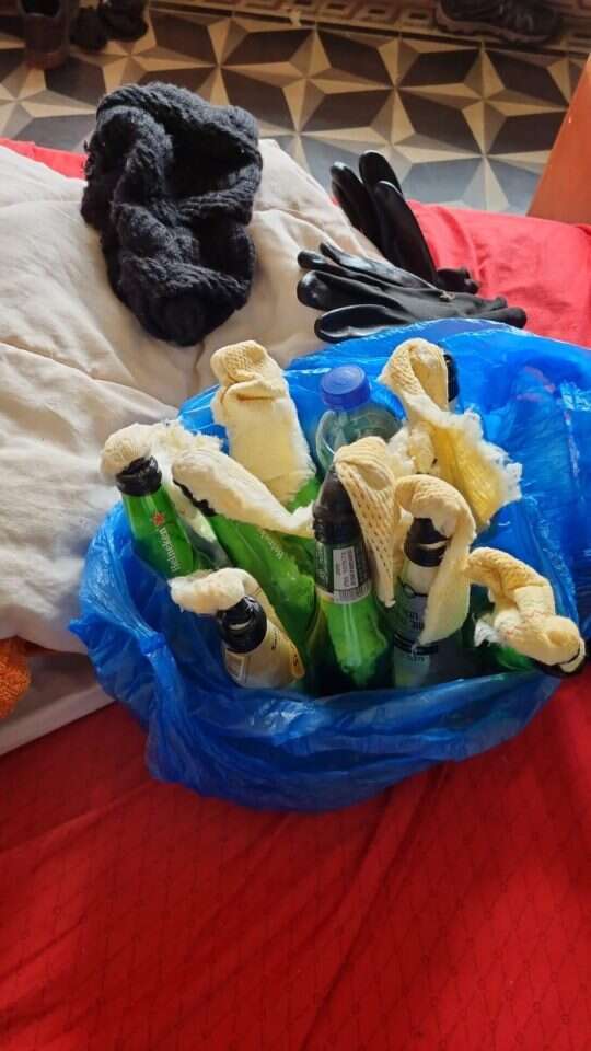 בקבוקי התבערה שנתפסו. קרדיט | דוברות המשטרה