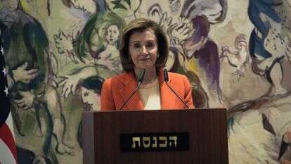 ננסי פלוסי נואמת בכנסת. | דוברות הכנסת/דני שם טוב ננסי פלוסי נואמת בכנסת. | דוברות הכנסת/דני שם טוב