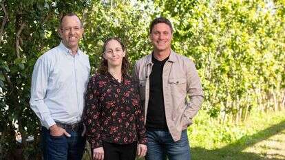 "לא יכול להיות שאנשים שסובלים ימשיכו ללכת לרופאים ולשמוע שאין מה לעשות". מייסדי נוירוטריגר שחר פז, מיכל מרקס ואסף דויטש. | שריה דיאמנט