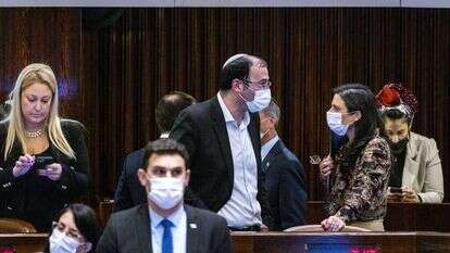 השרה שקד עם ח"כ רוטמן במליאת הכנסת, שלשום. | אוליבייה פיטוסי - פלאש 90