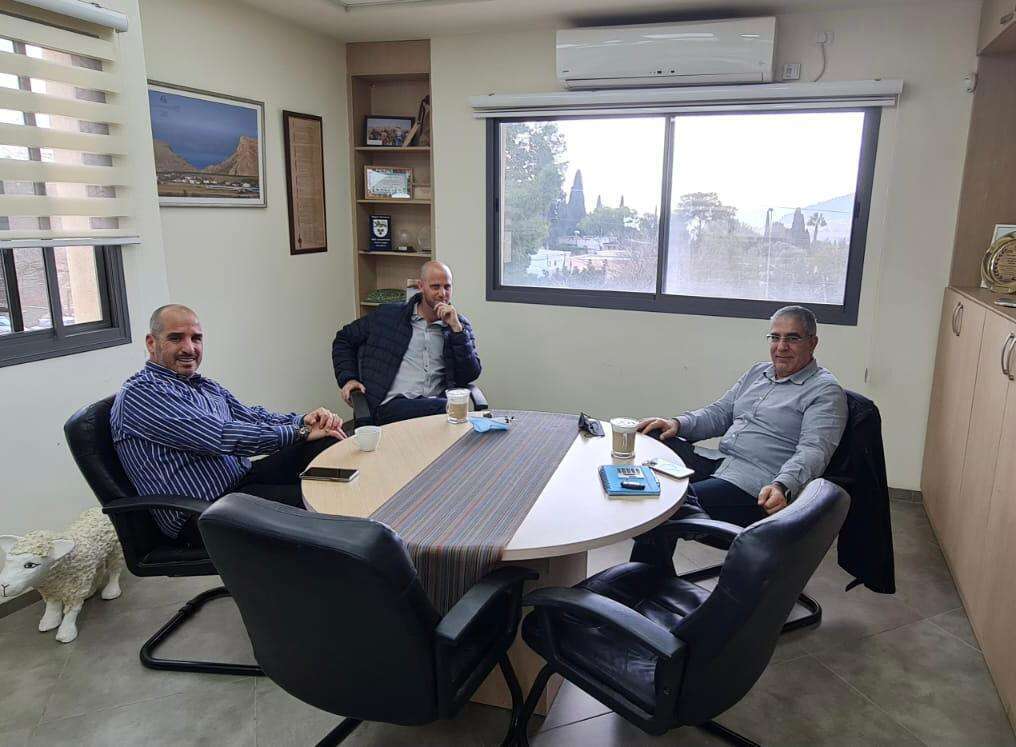 ראשי המועצות ניצן פלג ועודד הלפרין עם אלי אבוטבול, יו״ר הועדה המרחבית גליל מזרחי