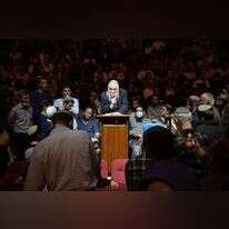 הרב דרוקמן על הבימה הקטנה באולם בבנייני האומה . | שריה דיאמנט - דמקה בית הפקה ירושלמי