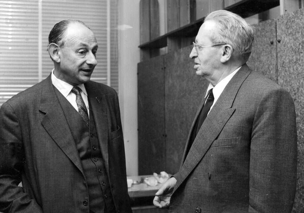 עם נשיא המדינה יצחק בן־צבי. | דוד רובינגר, באדיבות האוניברסיטה העברית עם נשיא המדינה יצחק בן־צבי. | דוד רובינגר, באדיבות האוניברסיטה העברית