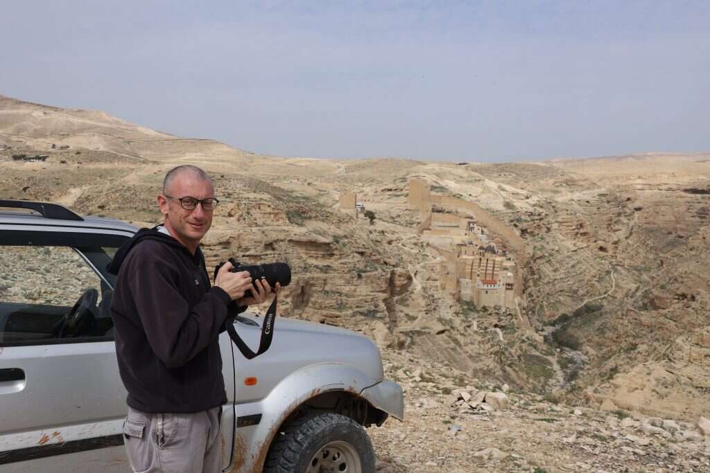 הג'יפאות דגדגה את בלוטת האנתרופולוגיה. ד"ר אסף חזני משקיף על מנזר המרסבא. | יעל (פרוינד) אברהם