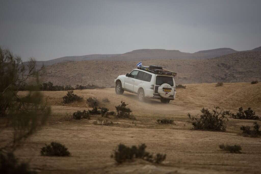 אין מיינסטרים. ג'יפ בנגב. | הדס פרוש, פלאש 90