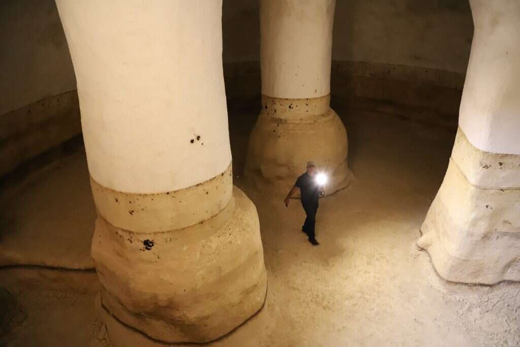 הסיפור נכתב בעודנו מדברים. בור העמודים. | יעל (פרוינד) אברהם