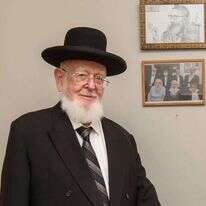 הרב צפניה דרורי. | אייל מרגולין, ג'יני