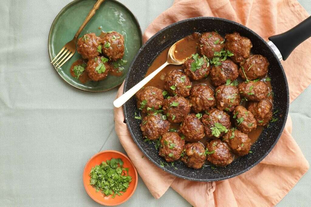 קציצות בשר ברוטב מיסו. | אפרת ליכטנשטט