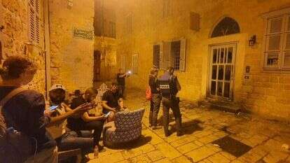 מלון אפנדי שהוצת במהומות בעכו. | יאיר קראוס