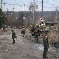 חיילים אוקראינים מצפון לקייב, אתמול. | AFP