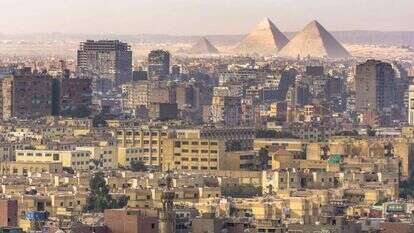 נוף ממצודת קהיר (קלעת סלאח א־דין), מבצר במזרח קהיר. | שאטרסטוק נוף ממצודת קהיר (קלעת סלאח א־דין), מבצר במזרח קהיר. | שאטרסטוק