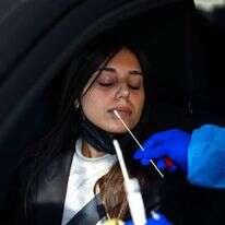 בדיקת קורונה בירושלים. | אוליבייה פיטוסי/פלאש90 בדיקת קורונה בירושלים. | אוליבייה פיטוסי/פלאש90