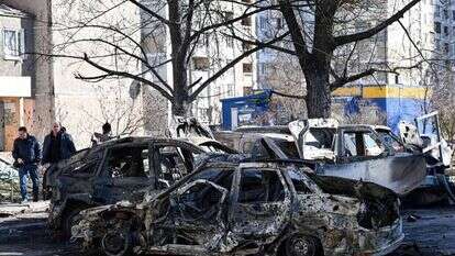 נזקי הפצצה רוסית כבדה בקייב. | AFP נזקי הפצצה רוסית כבדה בקייב. | AFP