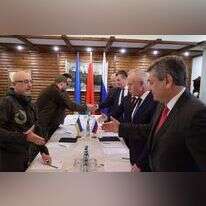 להיות צודק או חכם. נציגי אוקראינה ורוסיה בשיחות להפסקת אש. | AFP