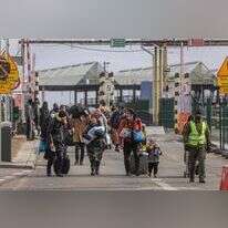 שיירות פליטים מאוקראינה, בגבול פולין. | AFP