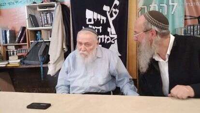 הרב דרוקמן בישיבת חומש. | ישיבת חומש