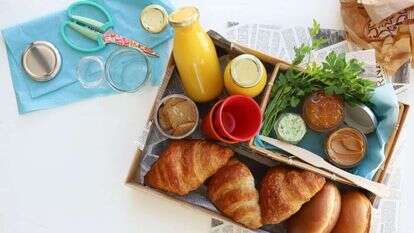 ארוחת בוקר קונטיננטלית. | אפרת ליכטנשטט ארוחת בוקר קונטיננטלית. | אפרת ליכטנשטט