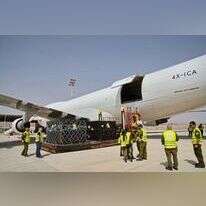 פריקת ציוד צבאי בשדה התעופה רמון. | אגף דוברות והסברה, משרד הביטחון