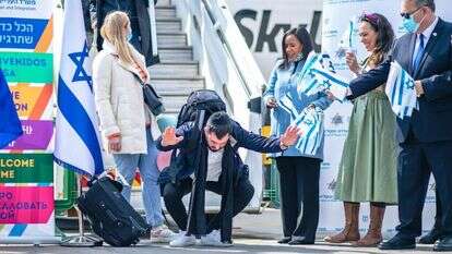 עולים חדשים מאוקראינה עם שרת העלייה והקליטה לשעבר, פנינה תמנו שטה, 2022 | נגה מלסה