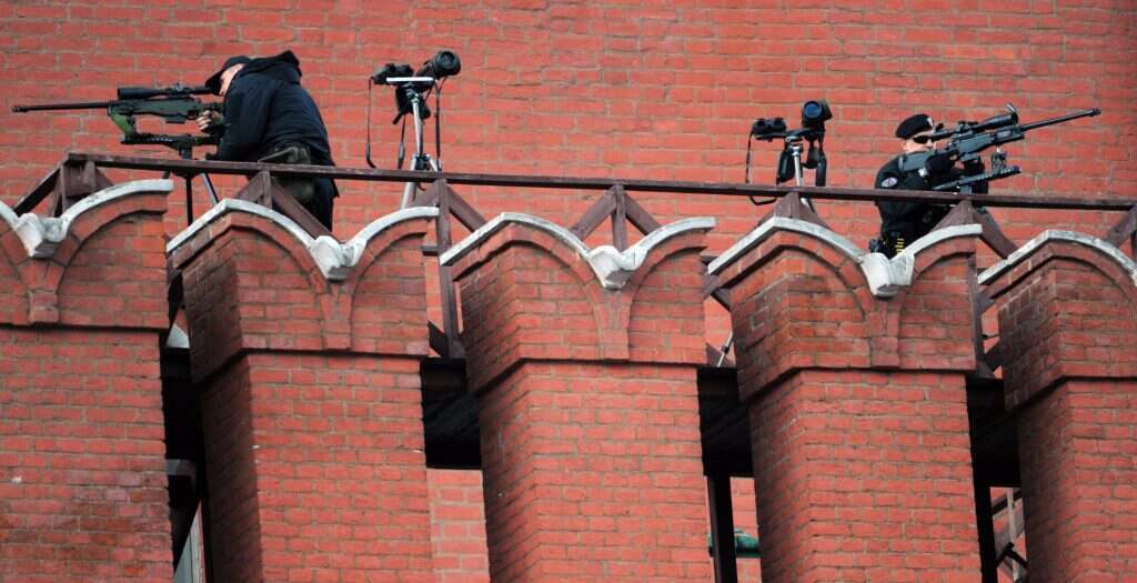 יש להתפלל לכמות גדושה של מזל: דיקטטורים שוברים שגרה לעיתים קרובות. צלף בקרמלין. | AFP