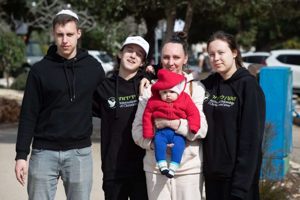 אירינה קבקובה וילדיה. | יוסי אלוני