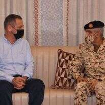 הרמטכ"ל כוכבי ומקבילו הבחרייני בביקור כוכבי בבחריין. | AFP