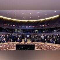 המזכ"ל ינס סטולטנברג (במרכז) בפסגת נאט"ו, יומיים לפני הפלישה לאוקראינה. | AFP