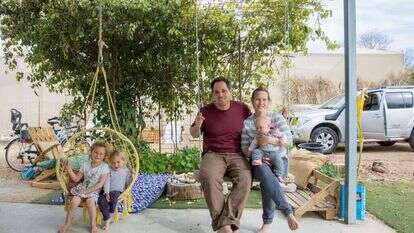 משפחת גולן, פארן. | לירון מולדובן