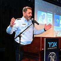 ניצב שמעון לביא. | אביר ביטחון ומודיעין