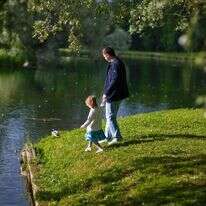 אבא וילד. | שאטרסטוק