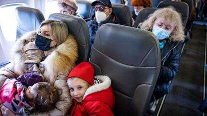 פליטים מאוקראינה בדרכם לארץ. | נתי שוחט/פלאש90