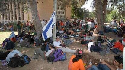 כציבור דתי־לאומי הופתענו כשאחינו הפנו לנו עורף. צעירים בכפר מימון במאבק נגד ההתנתקות. | מרים צחי