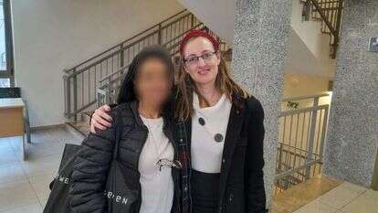 ח' ששוחררה בחודש ינואר עם עורכת הדין תמר אודברג. | יד לאישה