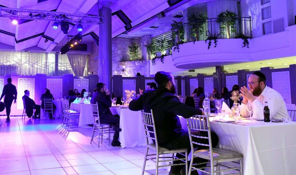 בילוי חדש. סועדים חרדים ב"אספרגוס". | יוסי זליגר