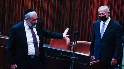 נתניהו ודרעי במליאת הכנסת. | אורן בן־חקון