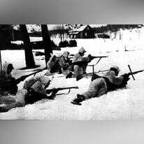 חיילים פינים אורבים לכוחות רוסיים במהלך מלחמת החורף, 1940. | גטי אימג'ס