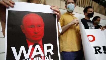 הפגנה נגד פוטין. | EPA