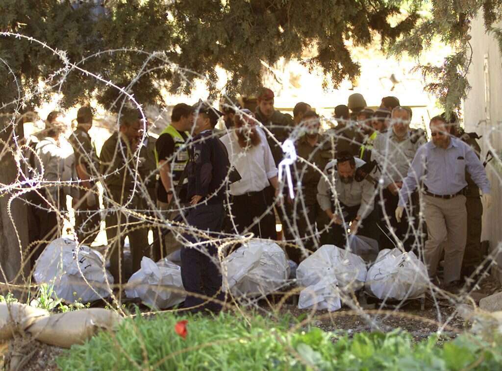 זירת הפיגוע, 2002 | גיל כהן מגן, רויטרס