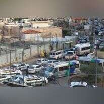 כוחות משטרה רבים מבצוד אחר הדוקר בראס אל עמוד. | דוברות מעלה זיתים