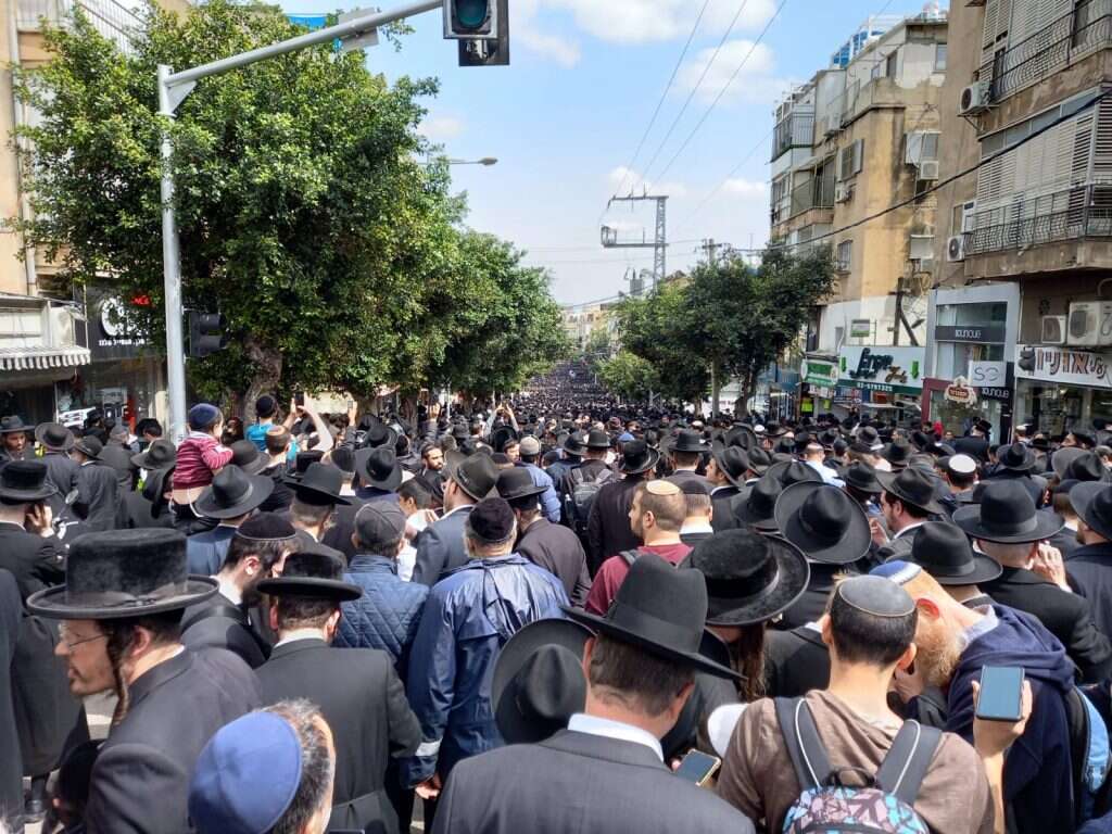 הלווית הרב קנייבסקי. | שילה פריד